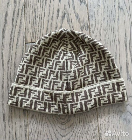 Шапка женская Fendi