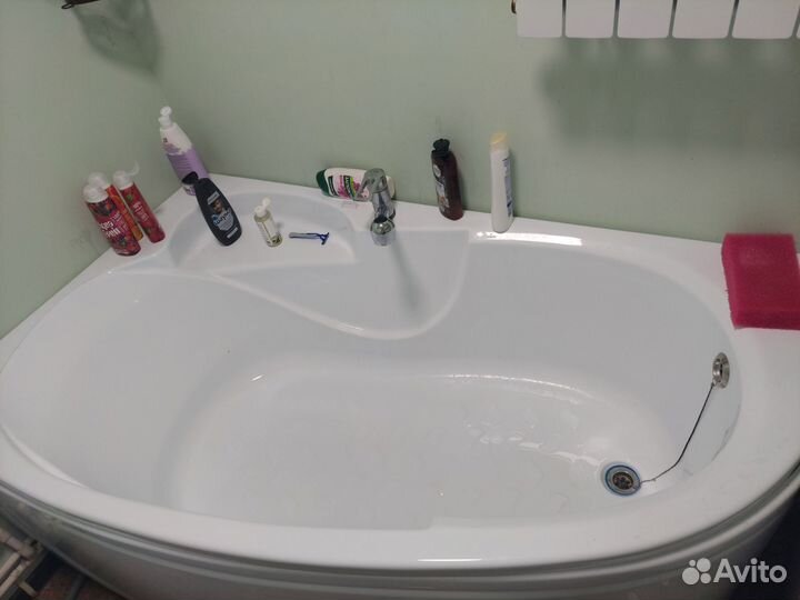 Угловая ванна