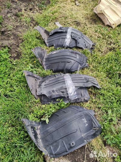 Подкрылок Nissan Fuga 50 infiniti m35