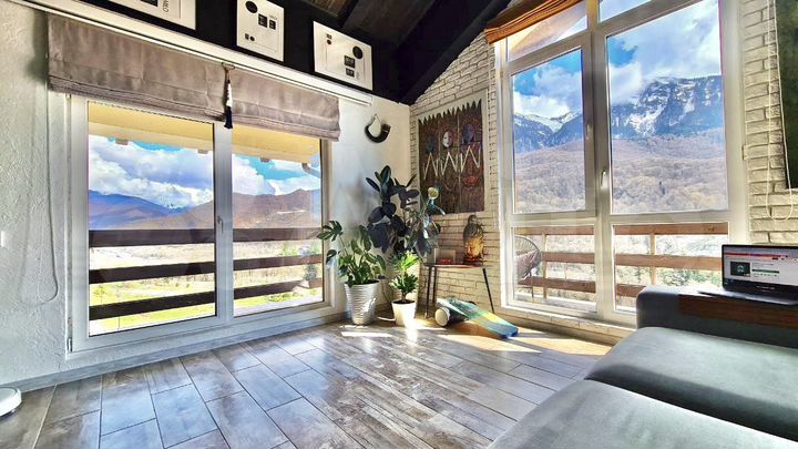 3-к. квартира, 85 м², 4/4 эт.