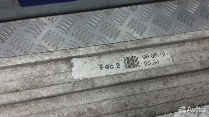 Радиатор интеркуллера на Volkswagen Transporter T5