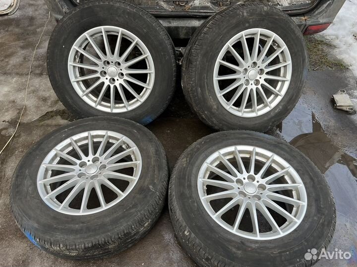 R18 Michelin Agilis 235/65, PCD 5x114.3 DIA 56.1