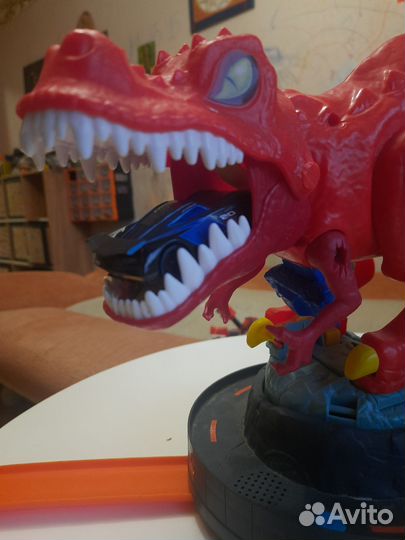 Трек Hot wheels сити Яростный Ти-Рекс