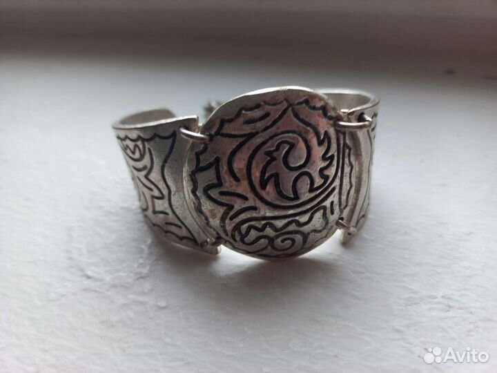 Женские браслеты