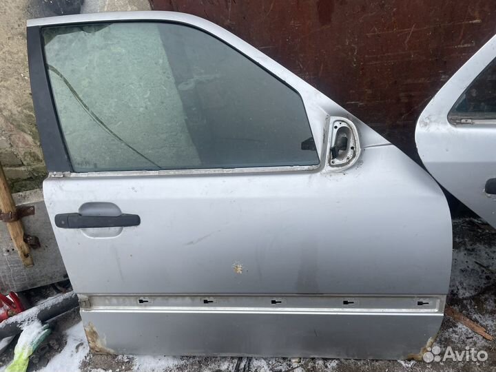 Двери mercedes w202 1997 правые
