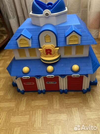 Робокар поли