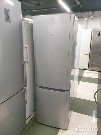 Холодильник Hotpoint Ariston