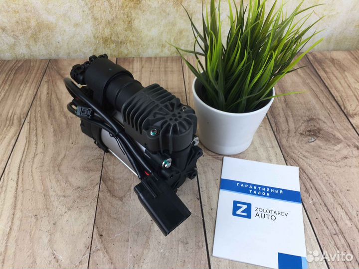 Компрессор пневмоподвески jeep Grand Cherokee WK2