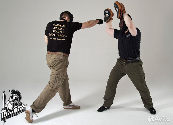 Тренировки по женской самообороне и мужской