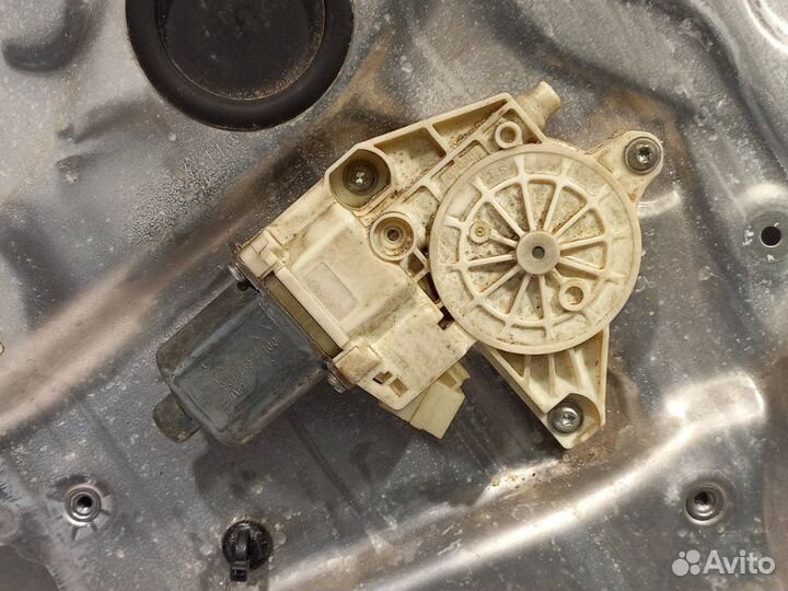 Стеклоподъемник задний левый Mercedes Benz C-Class