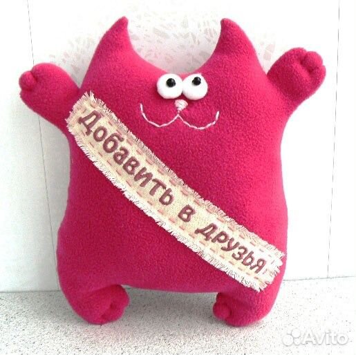 Вышивка на одежде, крое, текст, логотипы