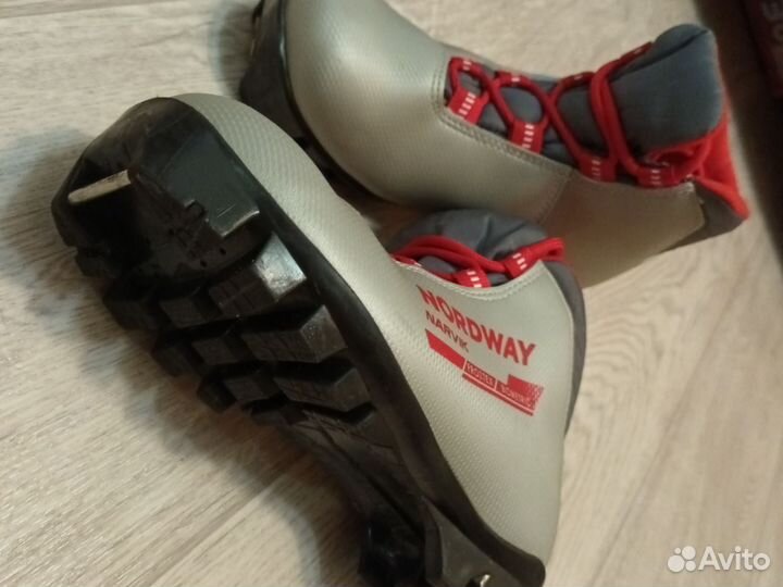 Лыжные ботинки