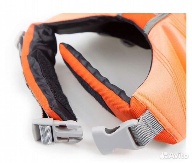 Плавательный жилет и пистолет для груминга