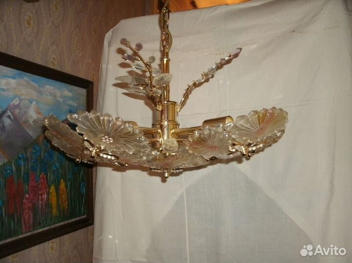 Люстра современная