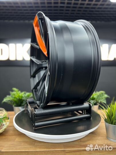 Кованые диски R20 на Dodge RAM