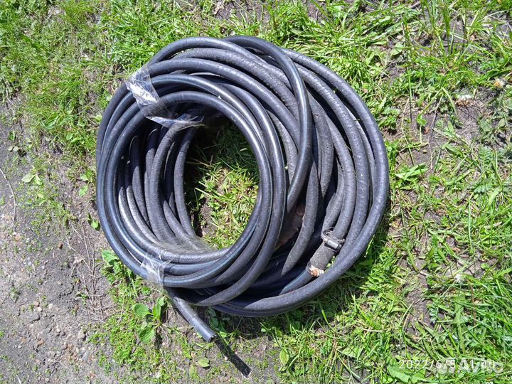 Шланг высокого давления находится в