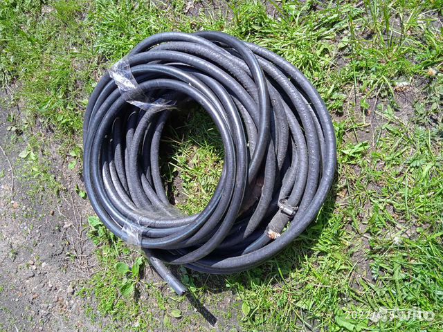 Шланг высокого давления находится в