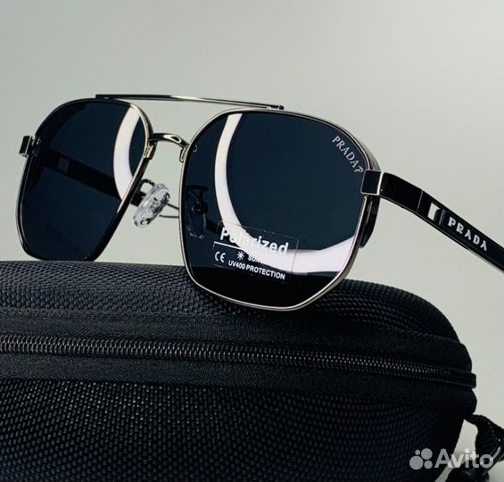 Солнцезащитные очки Prada