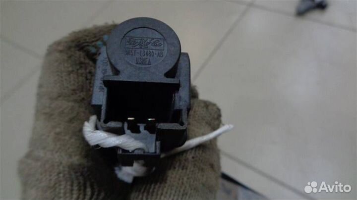 Датчик включения стоп-сигнала Ford Focus 2 2004-2