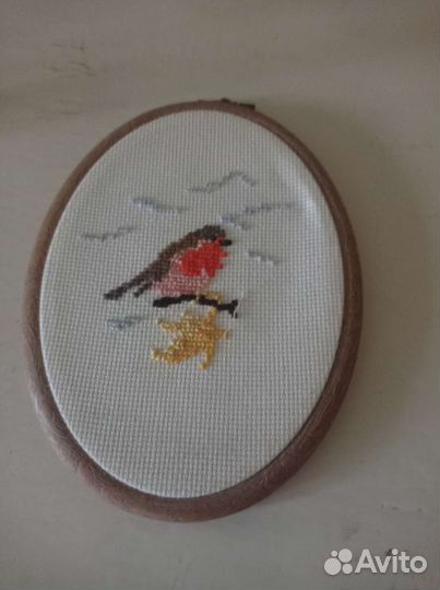 Вышивка в рамке