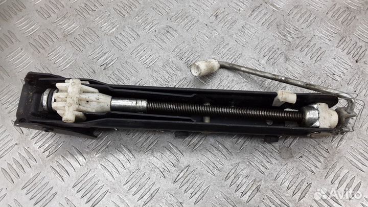 Домкрат на BMW 5 E39