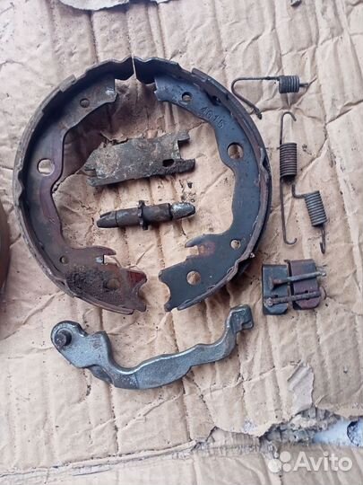 Задний тормоз Тойота Раф4 4