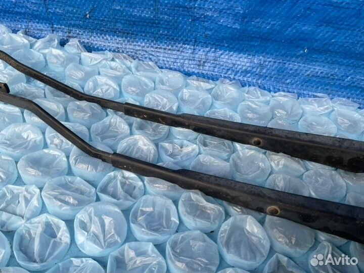 Поводки дворников передние Nissan Titan A60 5.6L