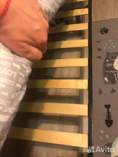 Продам кровать с матрасом 90/200