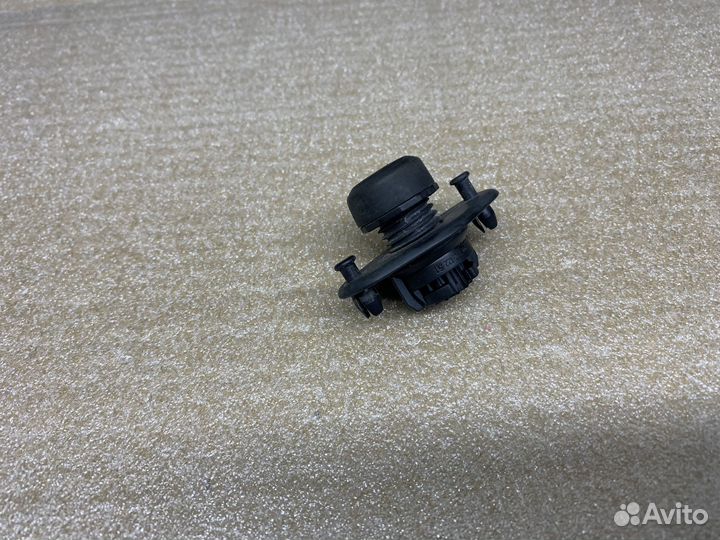 Буфер регулируемый крышки багажника Opel Astra J H