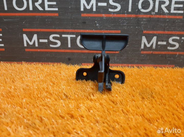 Замок капота Mercedes-Benz M-Class W164 272.967