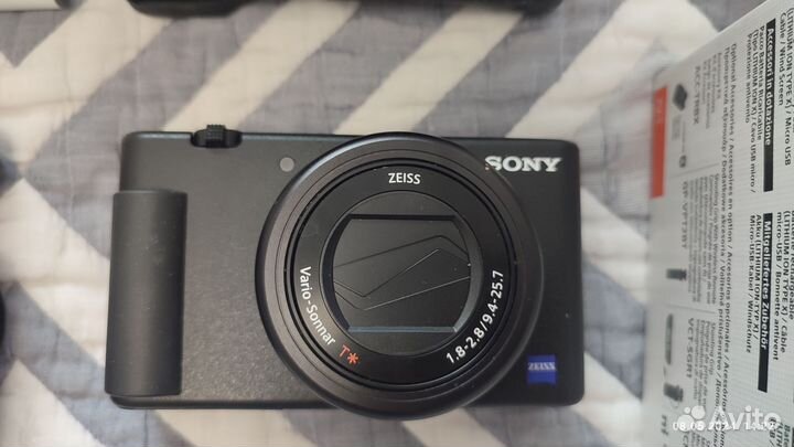 Sony zv-1 + Bluetooth штатив GP-VPT2BT