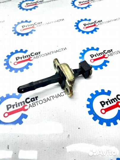 Ограничитель двери передний Mitsubishi Pajero V11V