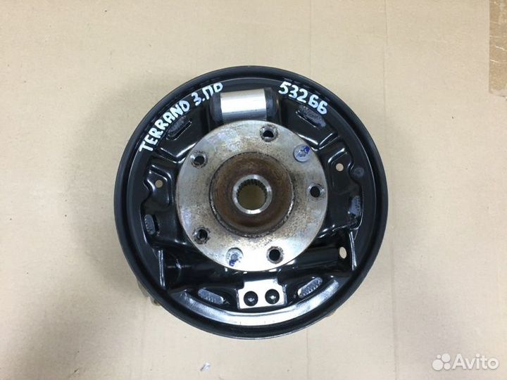 Кулак задний правый Nissan Terrano 3 D10