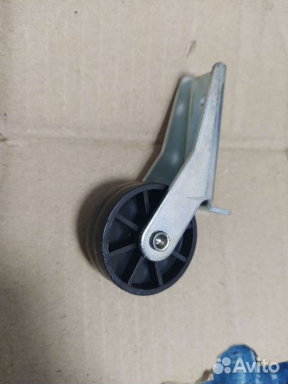 Ролик упорный угловой