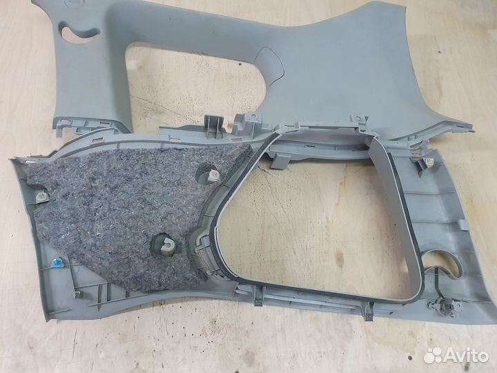 Обшивка богажника верхняя митсубиси аутлендер XL