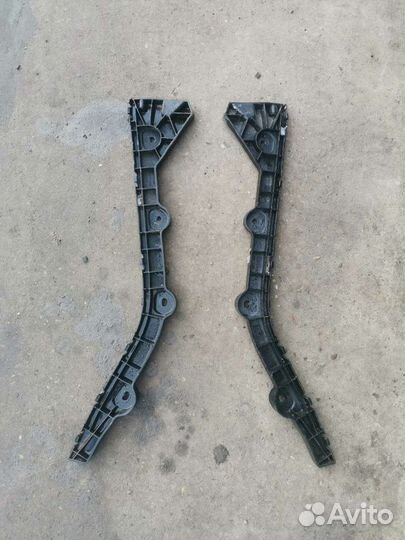 Кронштейн заднего бампера Шкода Рапид