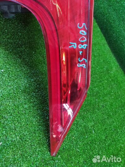 Стоп-сигнал задний правый Peugeot 5008 универсал