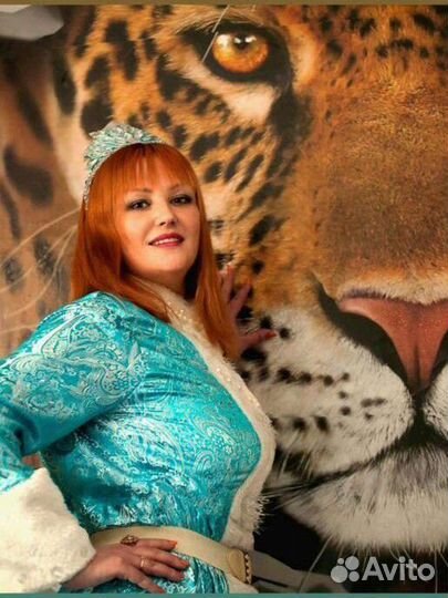 Ведущая и диджей