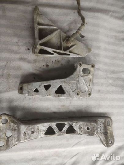 Опоры двигателя и МКПП двигателя m30b35 BMW E34