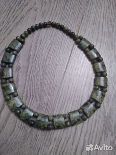Колье и бусы из натуральных камней СССР