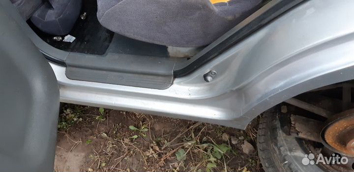 Порог левый Kia Spectra