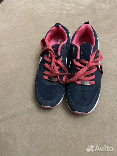 Кроссовки женские 39р