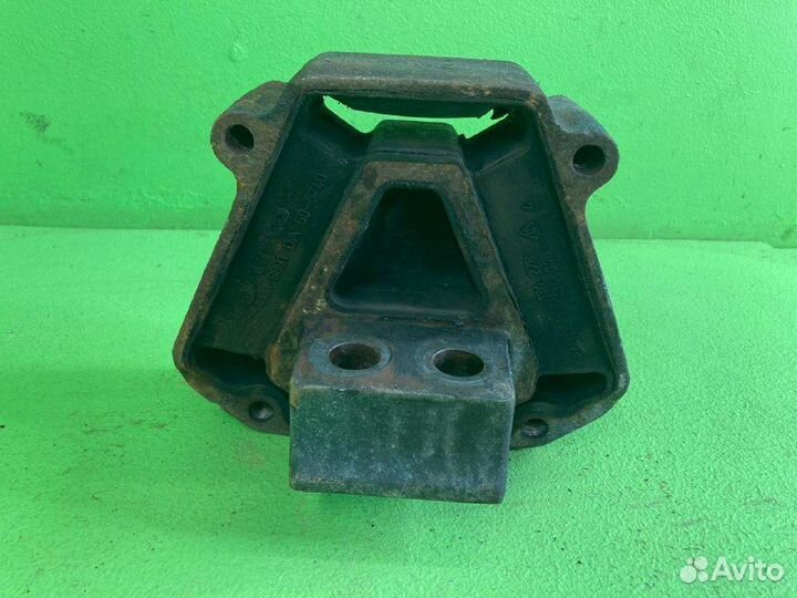 Подушка двигателя iveco stralis