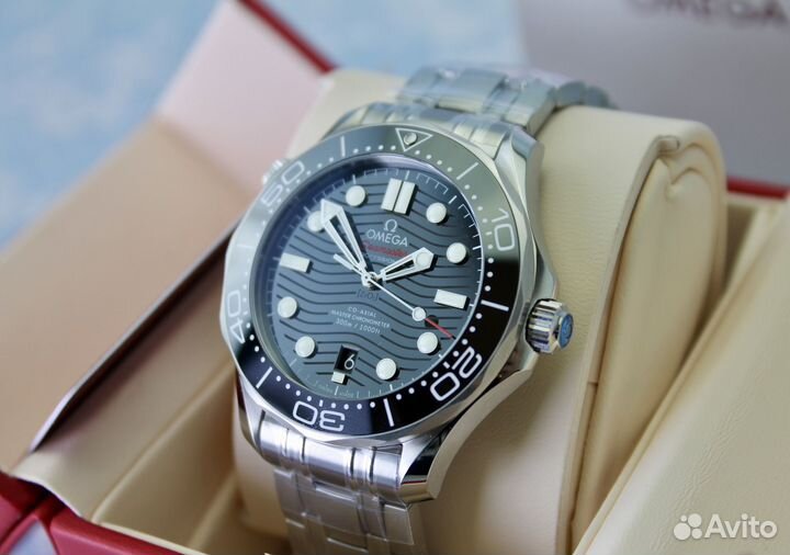 Топовые Omega Seamaster Diver Black 42мм