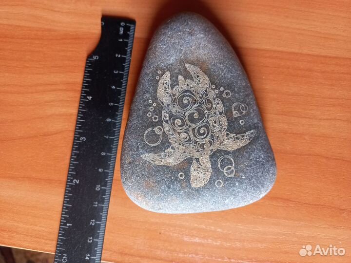 Камень морской с гравировкой Черепашка