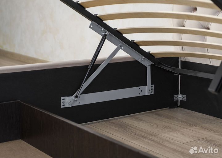 Кровать с подъемным механизмом