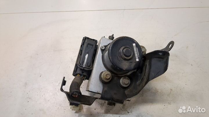 Блок абс, насос Nissan Armada, 2010