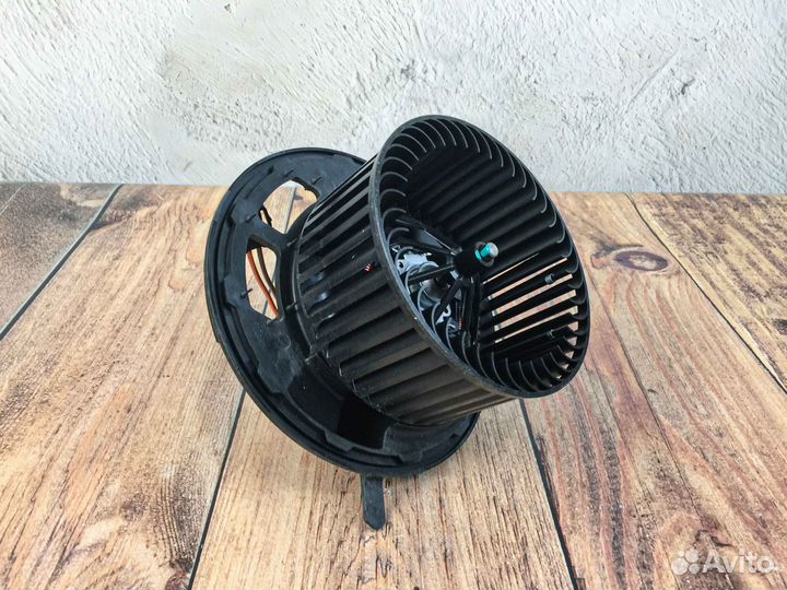 Моторчик печки для BMW X1/X3/X4 64119227670