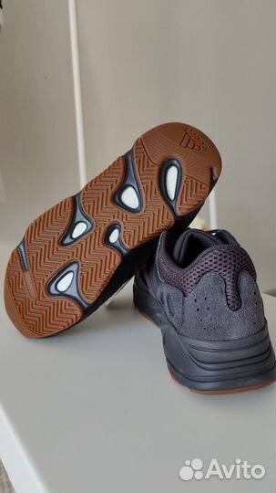 Кроссовки adidas yeezy boost 700