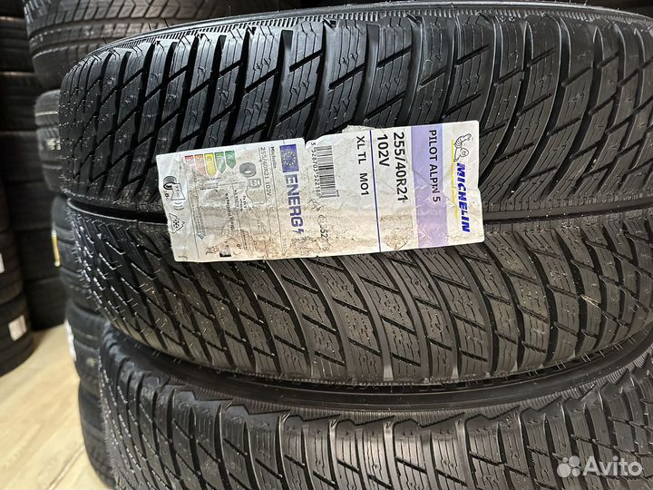 Michelin Pilot Alpin 5 285/35 R21 и 255/40 R21 105W